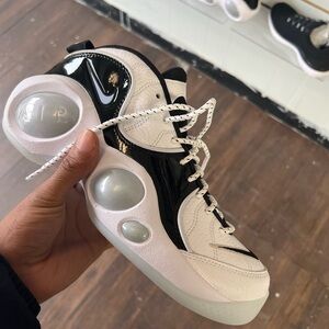 Nike air tempo brand new Sz 8.5  n 9.5